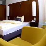朋兹酒店 4*