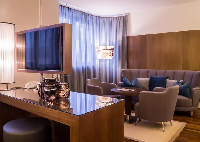 Готель The Penz 4*