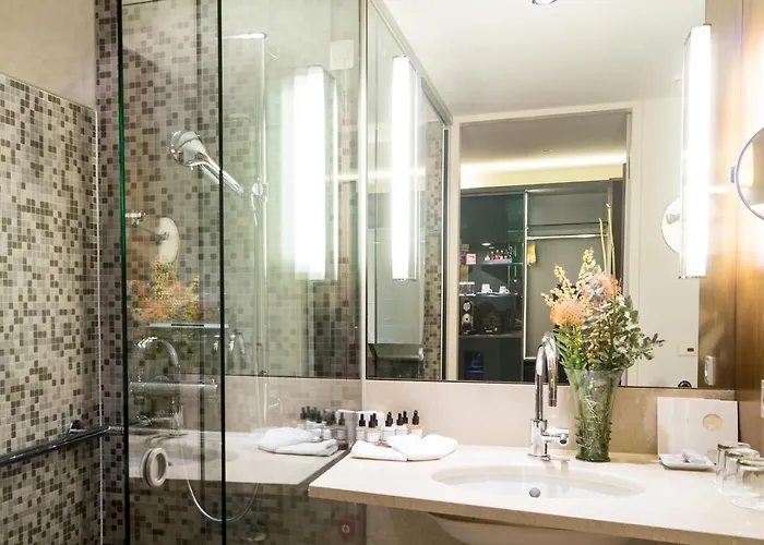 The Penz Готель